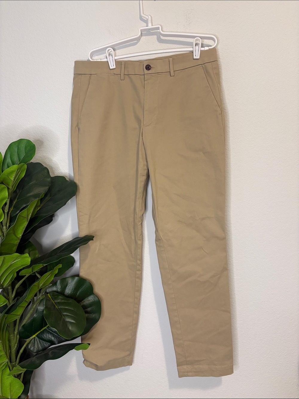 GAP 33/30 slim Men's Chino Pants in Khaki - Picture 1 of 3